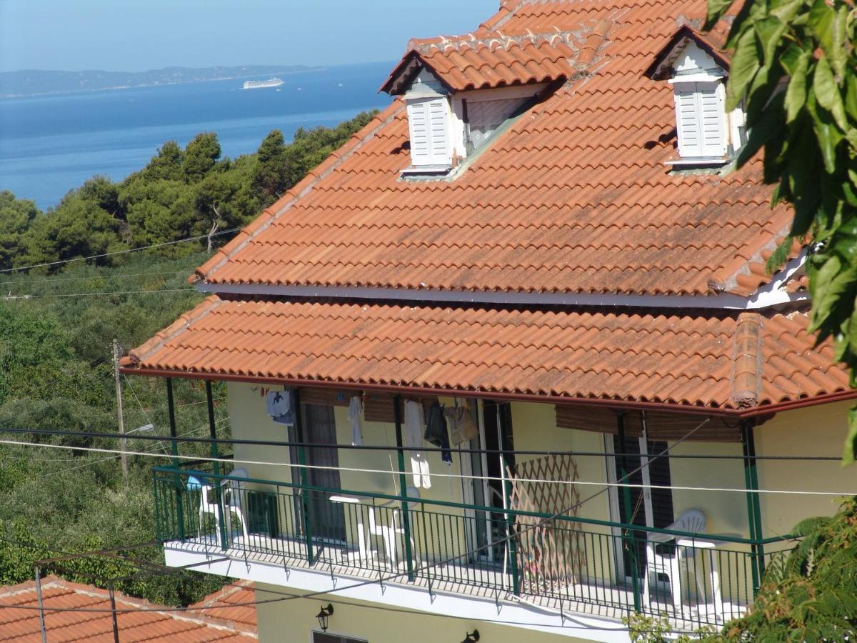 Villa Nefeli Loutsa  Exterior photo