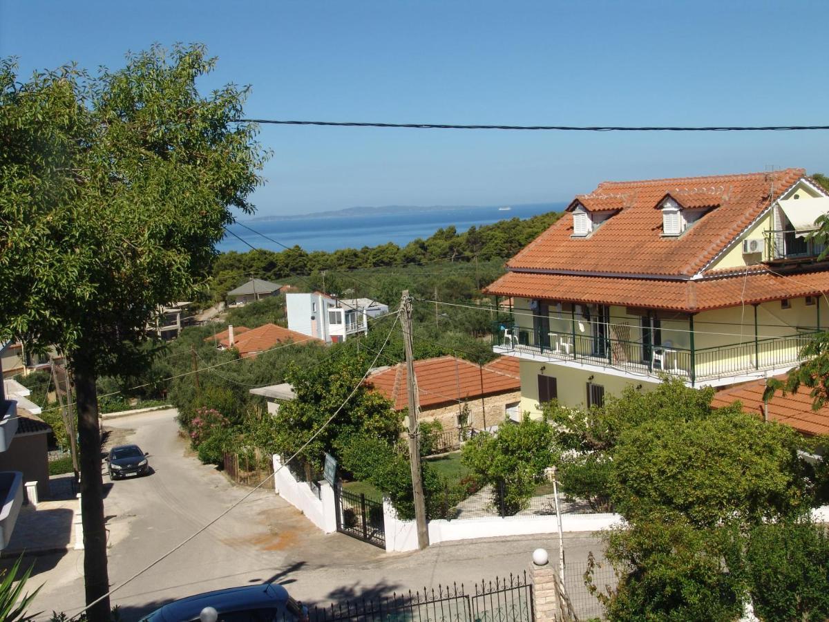 Villa Nefeli Loutsa  Exterior photo